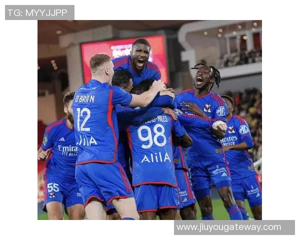 中超曼城逆转里昂精彩瞬间回顾数据分析引发全场热潮