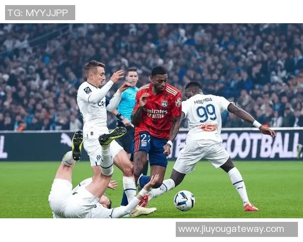 欧联杯激战巴黎圣日耳曼凭借帽子戏法力克里昂全场沸腾