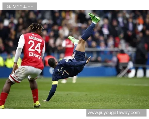 国王杯激战切尔西与巴黎圣日耳曼平局神扑瞬间成为全场焦点分析