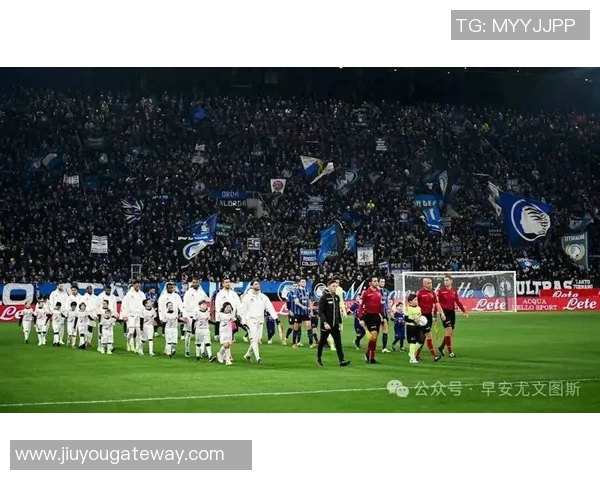 足总杯激战拜仁险胜尤文神扑引发争议判罚全场沸腾